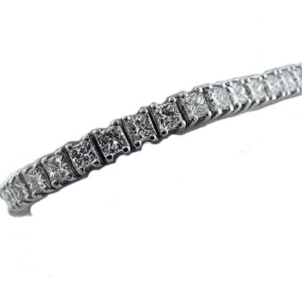 Princess Cut Diamonds on Prong Set Bracelet